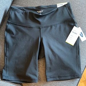 Black athletic Bermuda shorts